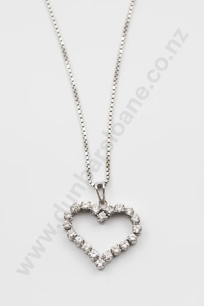 18ct White Gold 20stone Diamond Heart Pendant Image 1++