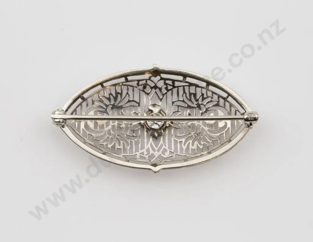 10ct Single Diamond Filigree Brooch Image 1++
