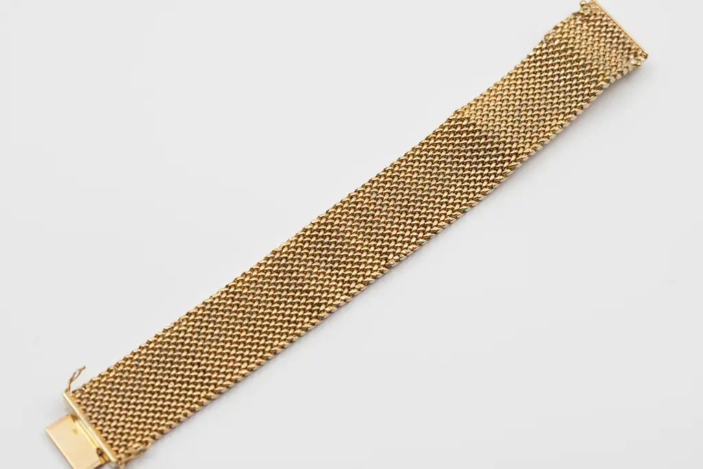18ct Wide Mesh Bracelet Image 1++
