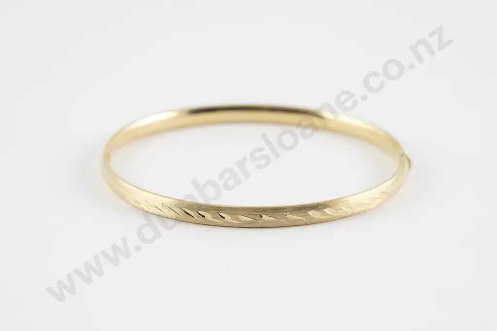 14ct Hinged Snap Bangle Image 1++