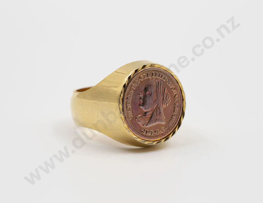 9ct Victoria Coin Dress Ring Image 1++