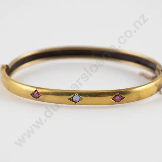 Boxed Victorian 15ct Hinged Snap Bangle