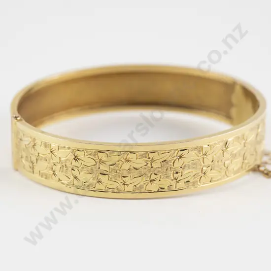 Edwardian 15ct Half Engraved Hinged Snap Bangle