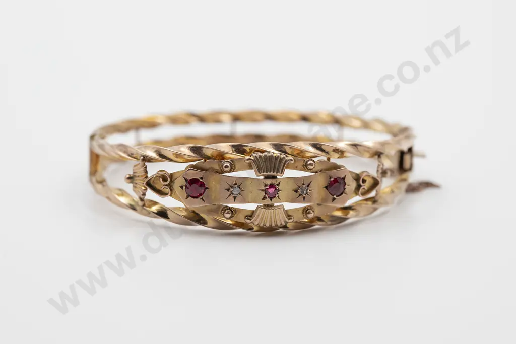 Edwardian 9ct Fancy Hinged Snap Bangle Image 1++