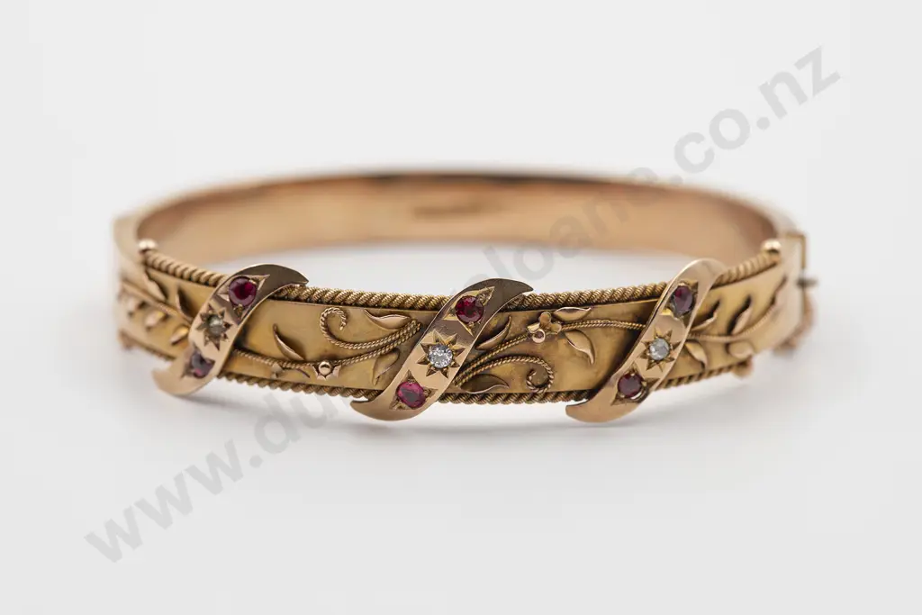 Edwardian 9ct Fancy Hinged Snap Bangle Image 1++