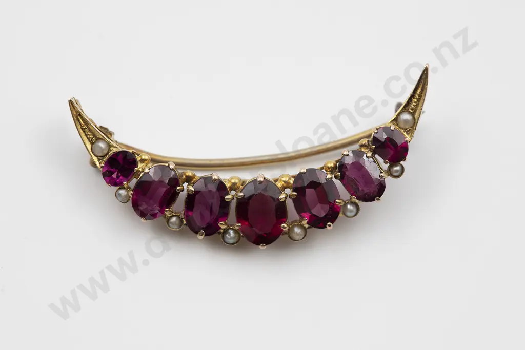 Victorian 9ct Almandine Garnet Crescent Brooch Image 1++