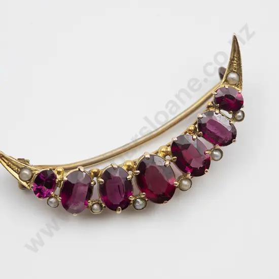 Victorian 9ct Almandine Garnet Crescent Brooch