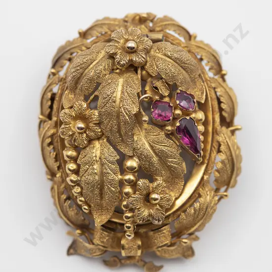 Victorian 15ct Photo Panel Brooch