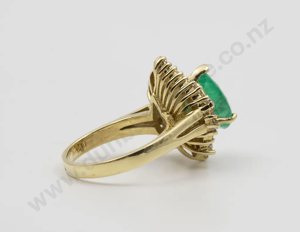 18ct 26stone Emerald and Diamond Cluster Ring Image 1++