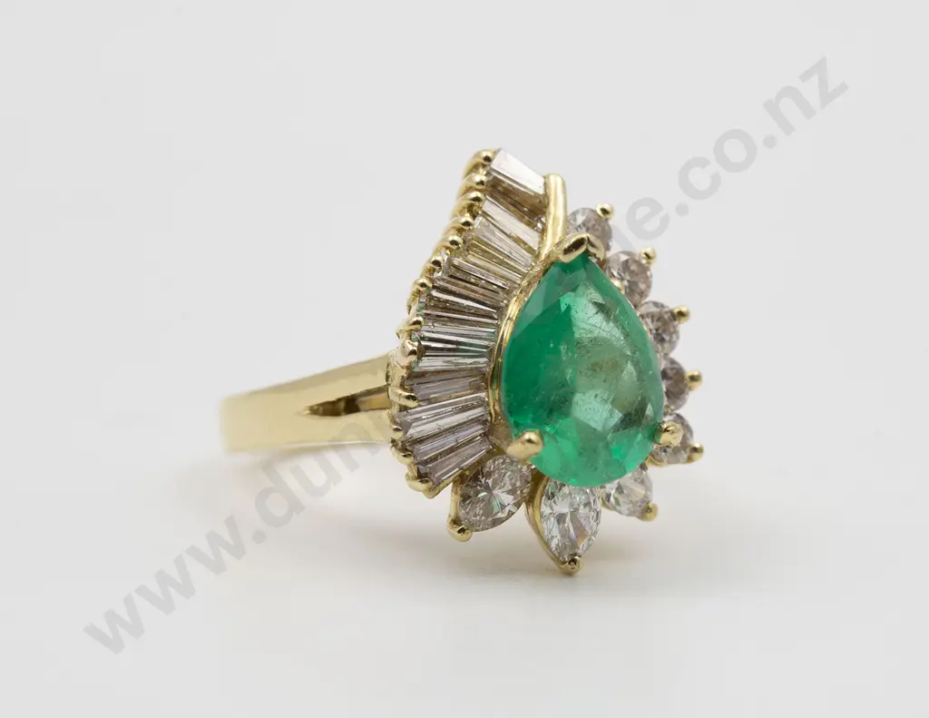 18ct 26stone Emerald and Diamond Cluster Ring Image 1++