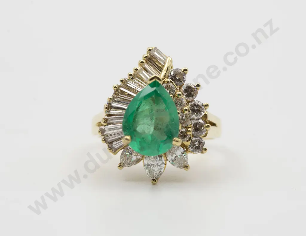 18ct 26stone Emerald and Diamond Cluster Ring Image 1++