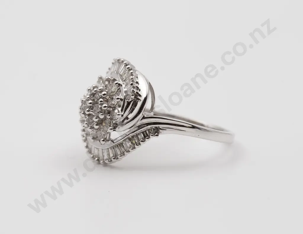 10ct White Gold 39stone Diamond Cluster Ring Image 1++