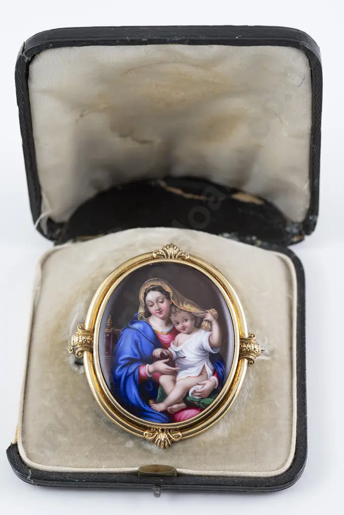 Victorian 9ct Framed Enamel Brooch Image 1++