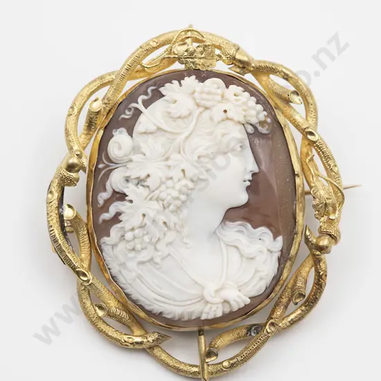 C1880 Victorian 15ct Cameo Classical Portrait Swivel Brooch