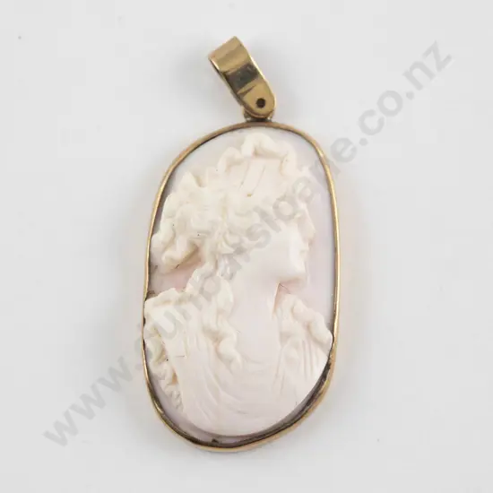 Victorian 9ct Mounted Cameo Classical Portrait Pendant
