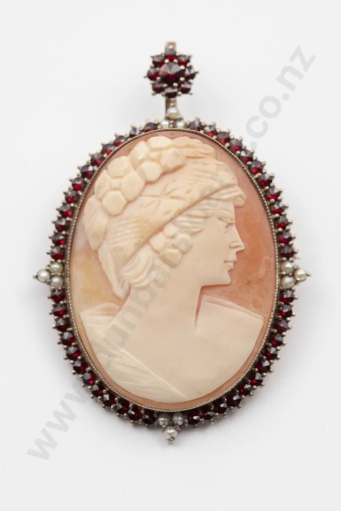 Silver Gilt Garnet Framed Portrait Cameo Brooch Image 1++