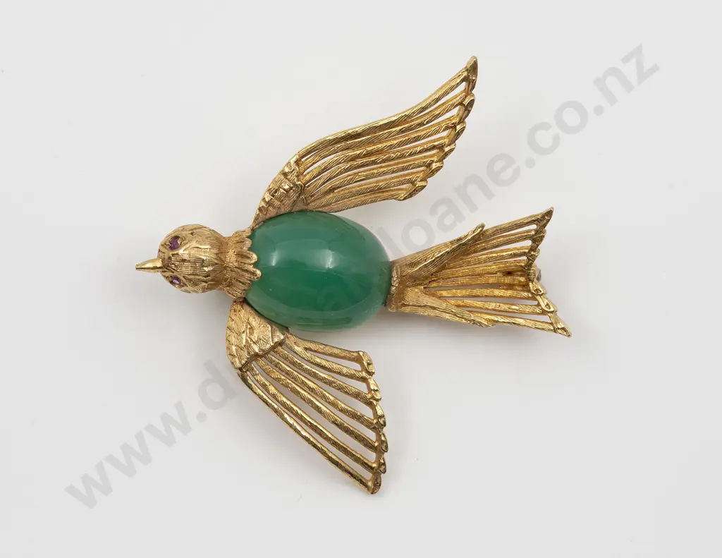 9ct Sculptured Bird Brooch Image 1++
