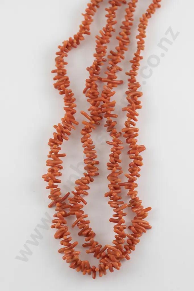 Edwardian Single Strand Small Branch Form Coral Necklace Image 1++
