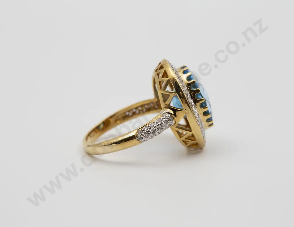 18ct 79stone Topaz and Diamond Cluster Ring Image 1++