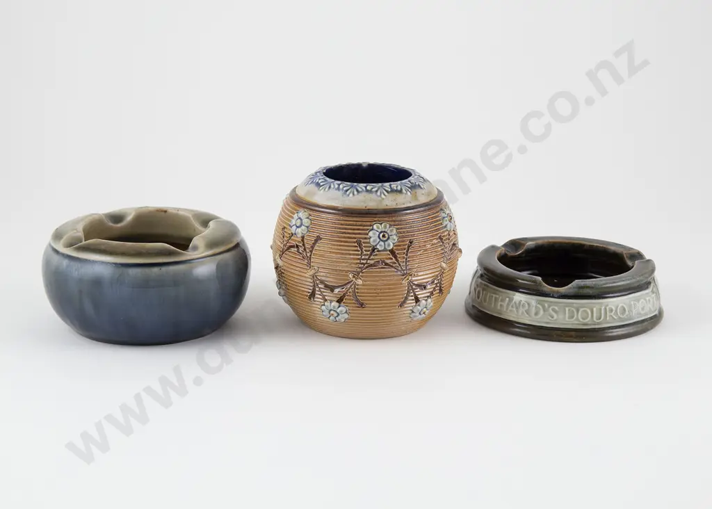 Doulton Lambeth Shelf Vesta Image 1++