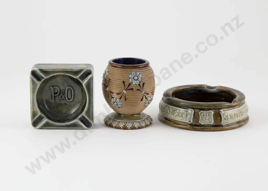 Doulton Lambeth Shelf Vesta Image 1++