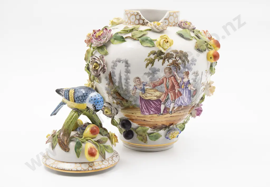 Mid C19th Dresden Carl Thieme Urn and Cover Image 1++