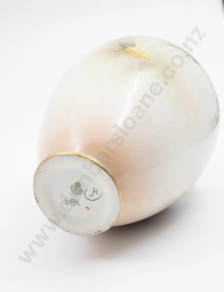 Royal Worcester Hadley Vase Image 1++