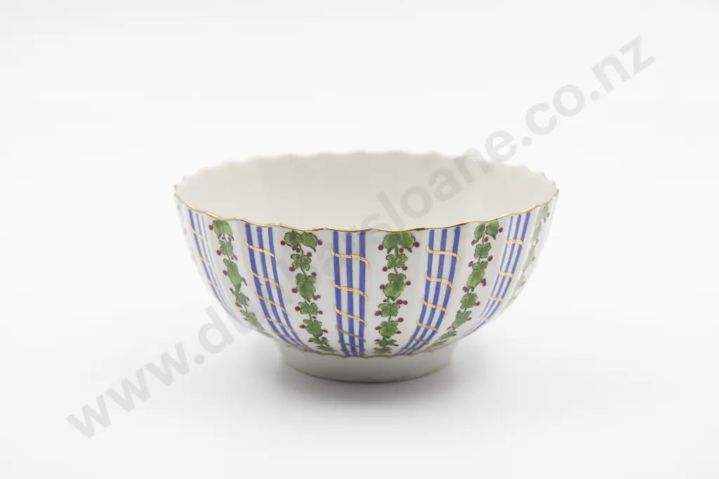 C1770 First Period Worcester Waste Bowl Image 1++