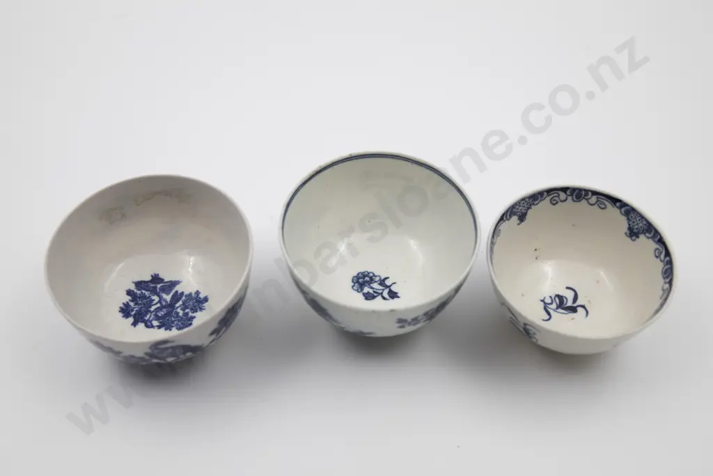 C1775 First Period Worcester Three Tea Bowls Image 1++