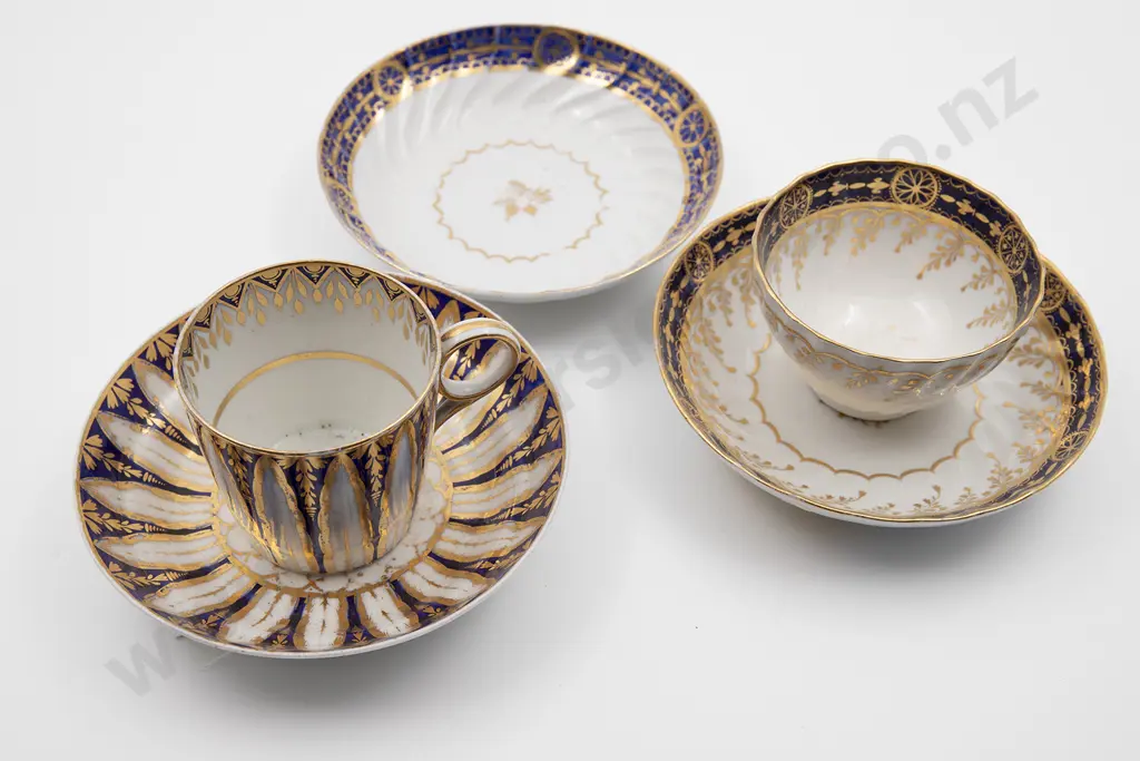 C1790 Chamberlains Worcester Tea Bowl and Two Saucers Image 1++