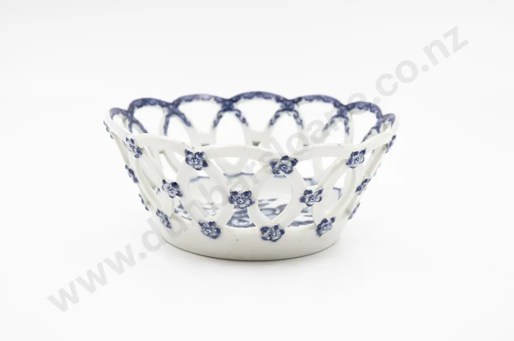C1775 First Period Worcester Basket Image 1++