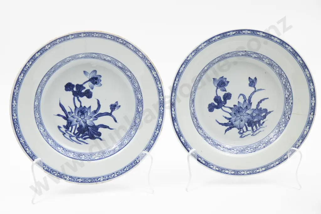 Five Various Late C18th-Early C19th Chinese plates Image 1++