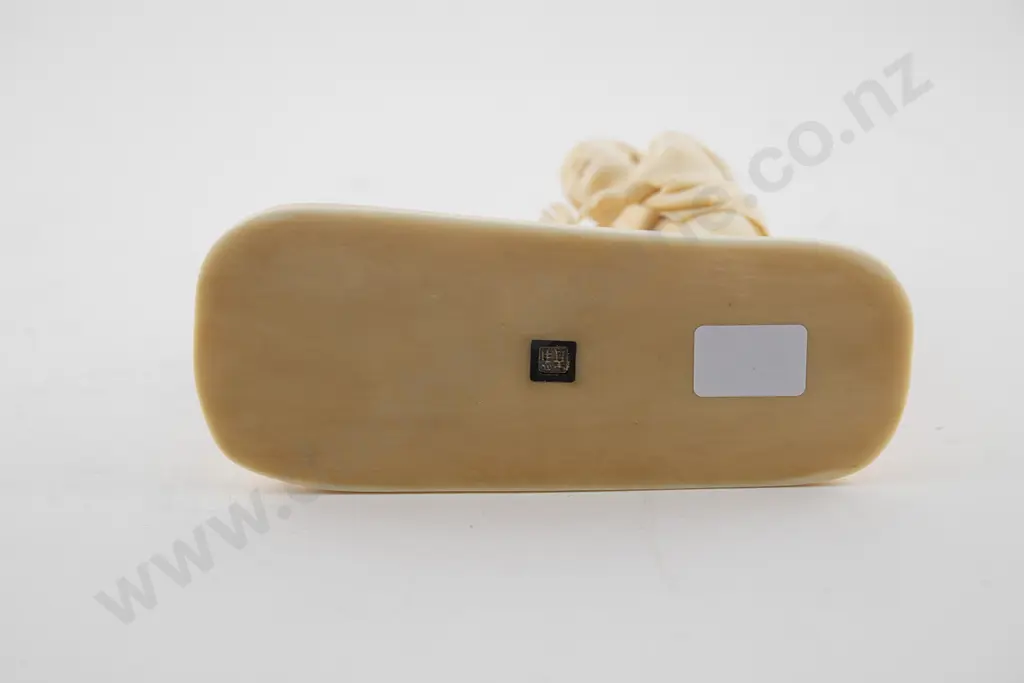 Late C19th Japanese Carved Ivory Of A Father & Son Image 1++