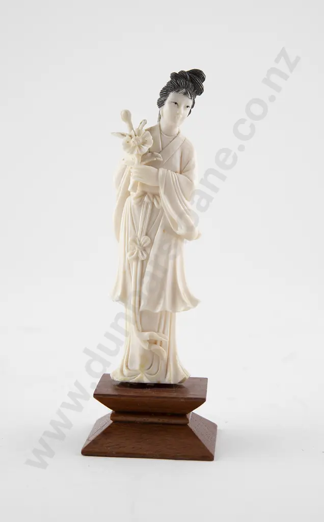 Small Japanese Carved Ivory Figure Lady With Flowers Image 1++