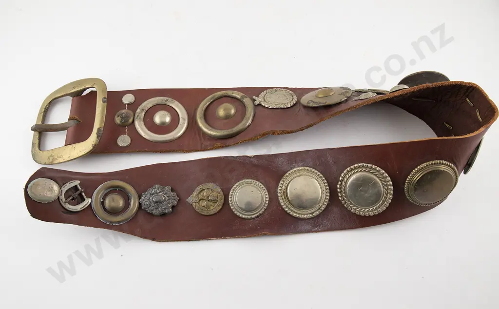 Leather Belt Display Of Heavy Horse Decorations Image 1++