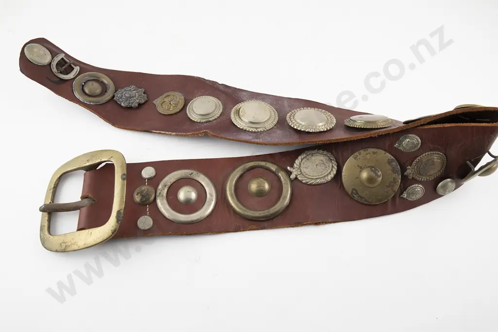 Leather Belt Display Of Heavy Horse Decorations Image 1++
