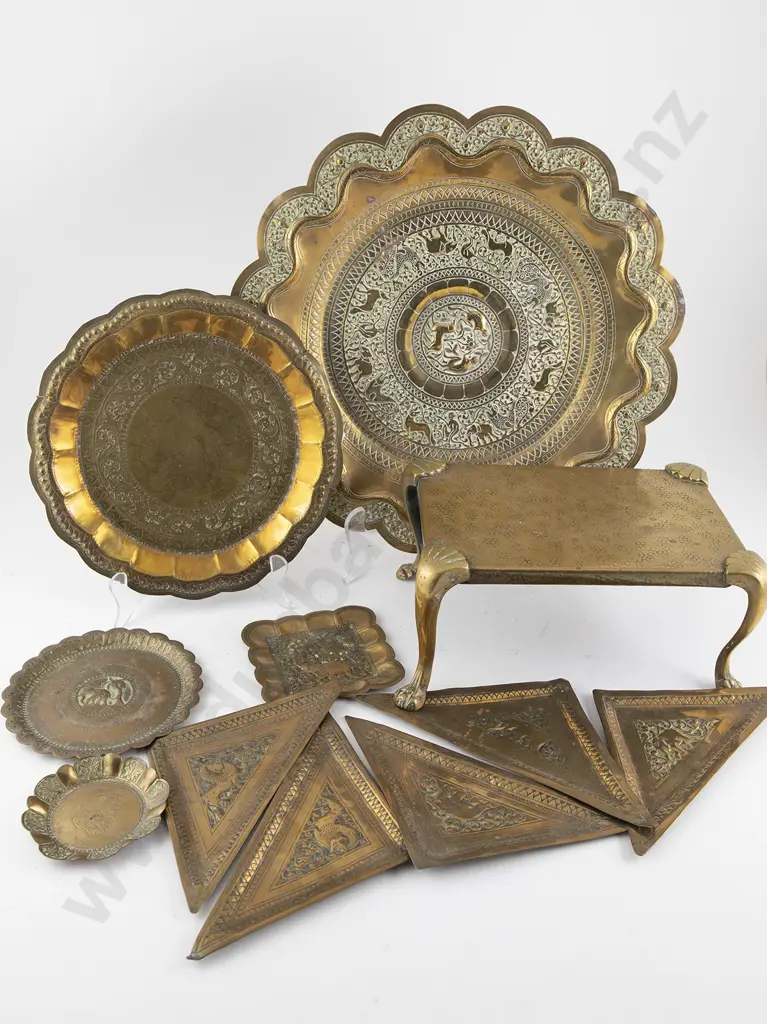 Vict Brass Footman Image 1++