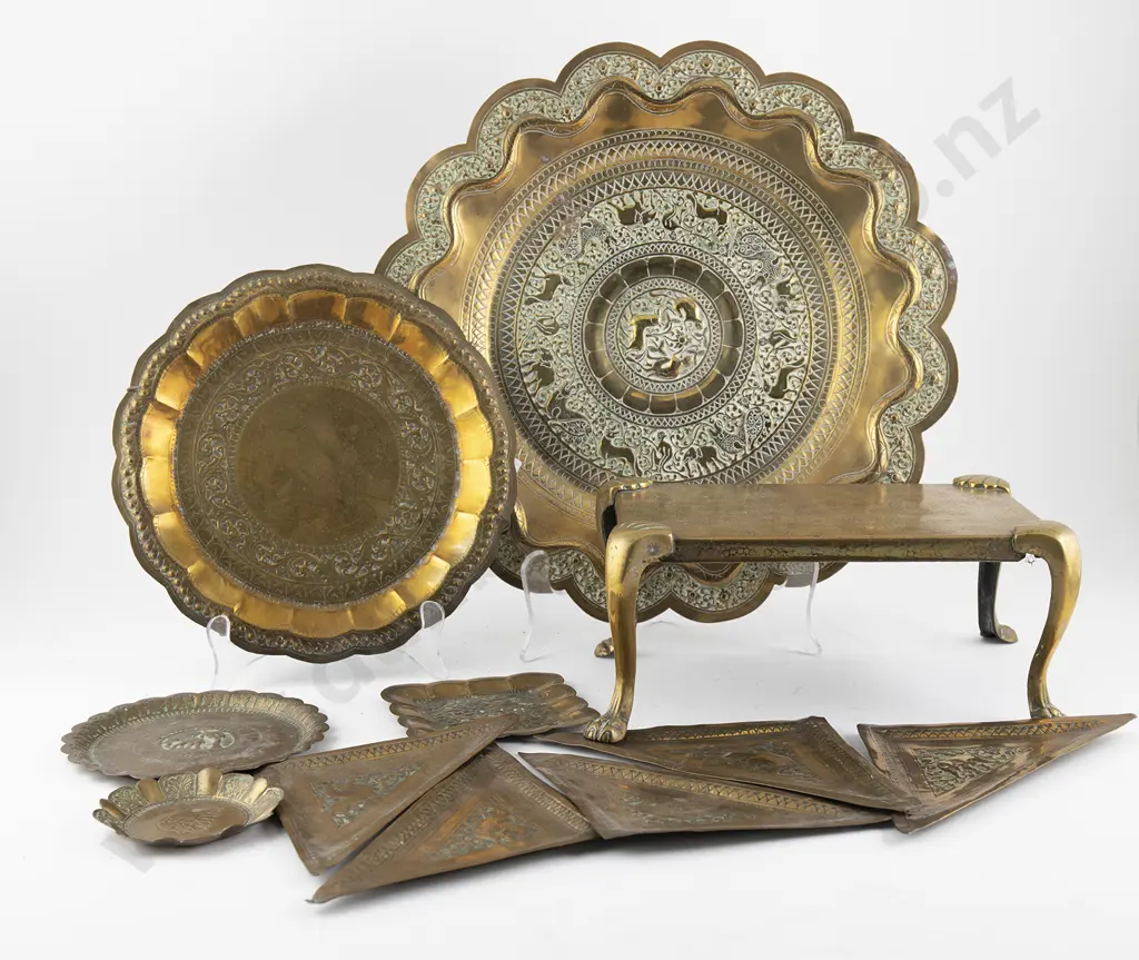 Vict Brass Footman Image 1++