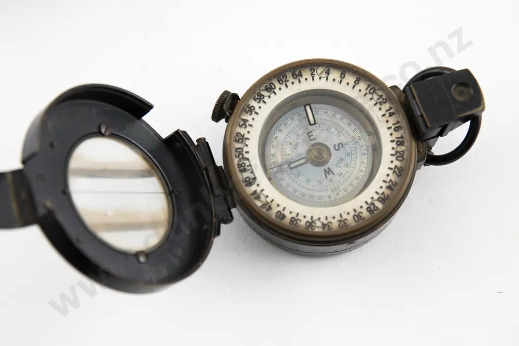 WWI Usil Prismatic Compass Image 1++