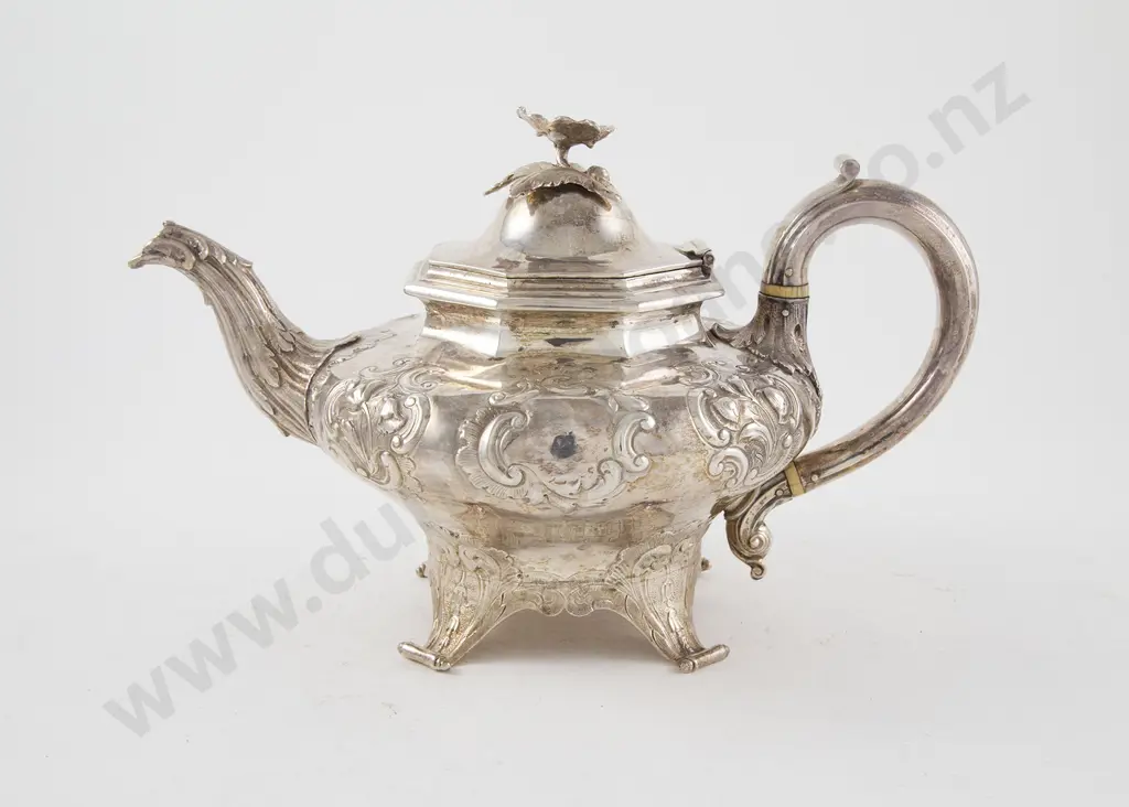 Vict S/S Teapot Image 1++