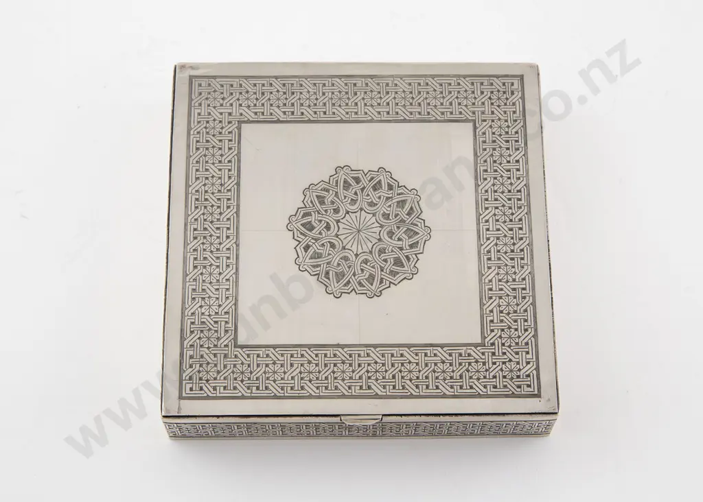 Early C20th Japanese Sterling (Unmarked) Box Image 1++