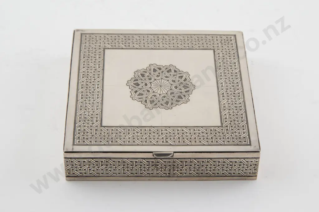Early C20th Japanese Sterling (Unmarked) Box Image 1++