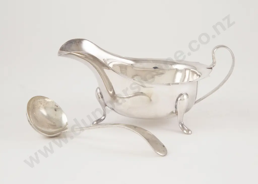QEII S/S Gravy Boat Image 1++
