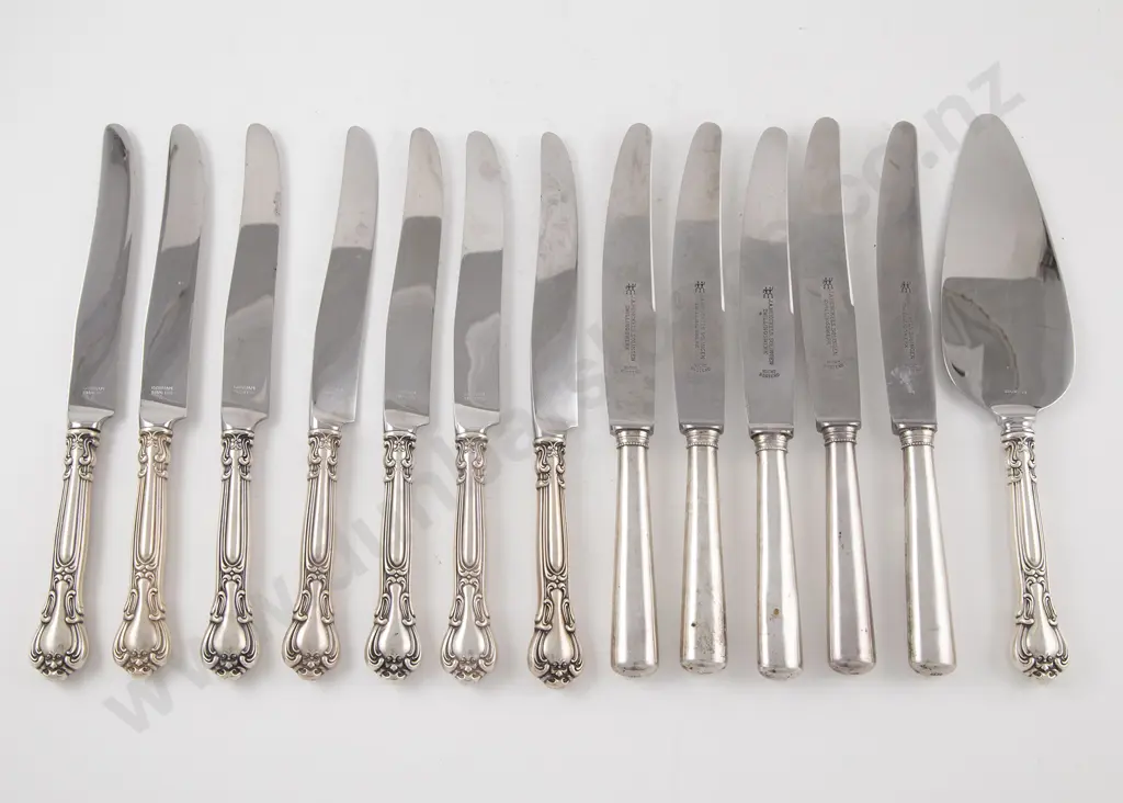 Set Of 8 S/S Handled Table Knives & Cake Slice Image 1++