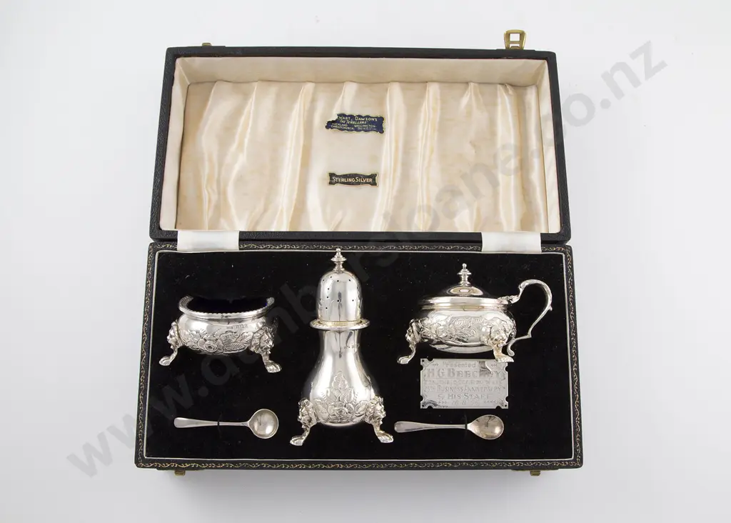 QEII Cased 5pce Cruet Set Image 1++