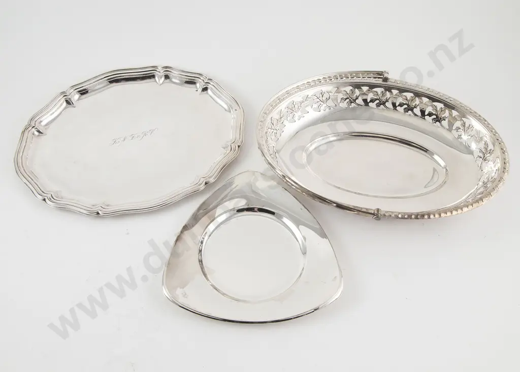 .835 Silver Oval Shaped Dish Image 1++