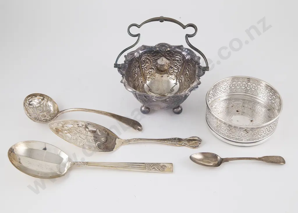 Georgian S/S Old English Pattern Sifter Spoon Image 1++