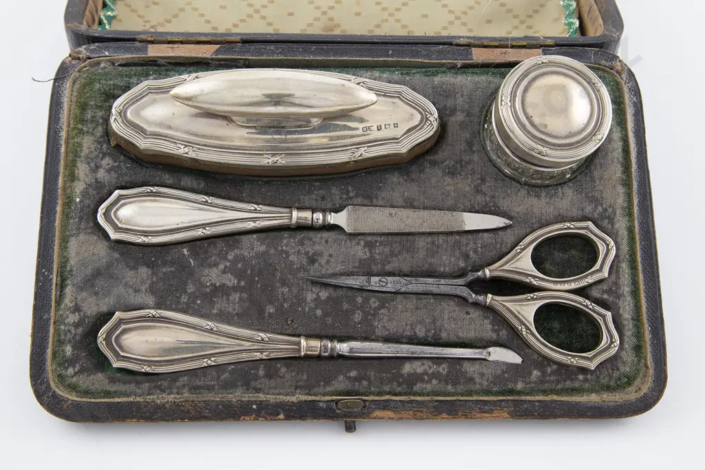 Cased Edw VII S/S 5pce Vanity Set Image 1++