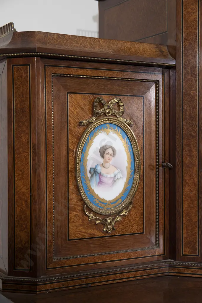C19th French Amboyna and Sèvres Porcelain Bonheur du Jour Image 1++