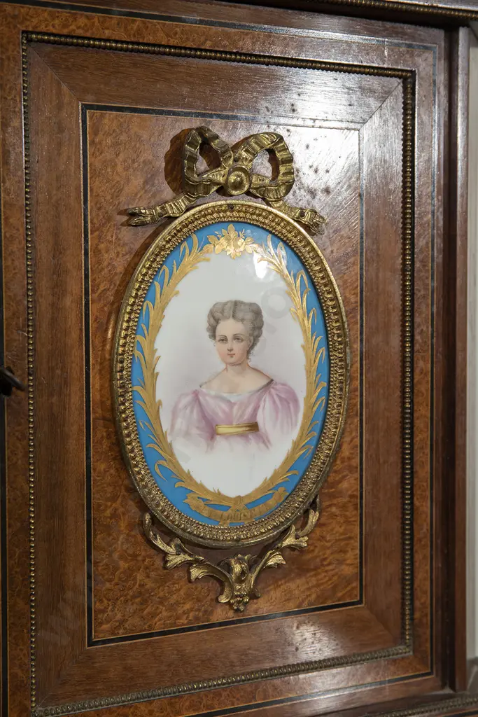 C19th French Amboyna and Sèvres Porcelain Bonheur du Jour Image 1++